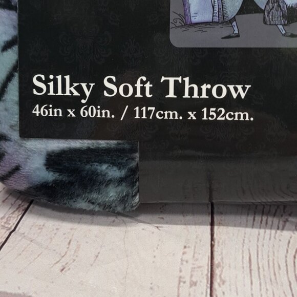 Disney The Haunted Mansion Hitchhiking Ghosts Soft Throw Blanket 46" x 60" New - Picture 3 of 7